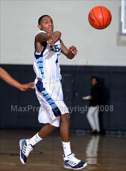 Thumbnail 2 in Alief Elsik vs. La Porte (McDonald's Texas Invitational) photogallery.