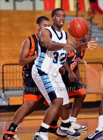 Thumbnail 1 in Alief Elsik vs. La Porte (McDonald's Texas Invitational) photogallery.