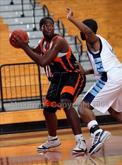 Thumbnail 2 in Alief Elsik vs. La Porte (McDonald's Texas Invitational) photogallery.