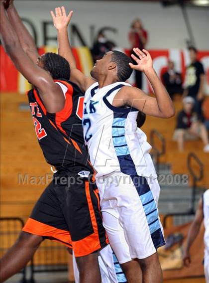 Thumbnail 1 in Alief Elsik vs. La Porte (McDonald's Texas Invitational) photogallery.