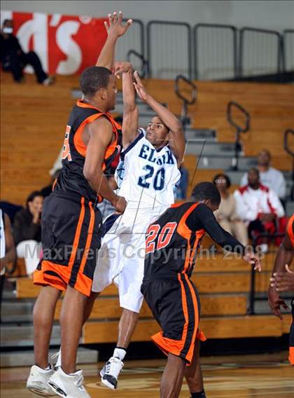 Thumbnail 3 in Alief Elsik vs. La Porte (McDonald's Texas Invitational) photogallery.