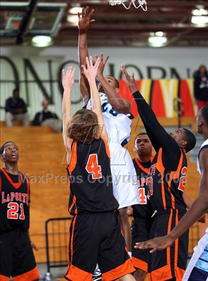 Thumbnail 3 in Alief Elsik vs. La Porte (McDonald's Texas Invitational) photogallery.