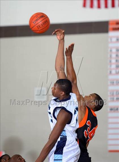 Thumbnail 1 in Alief Elsik vs. La Porte (McDonald's Texas Invitational) photogallery.