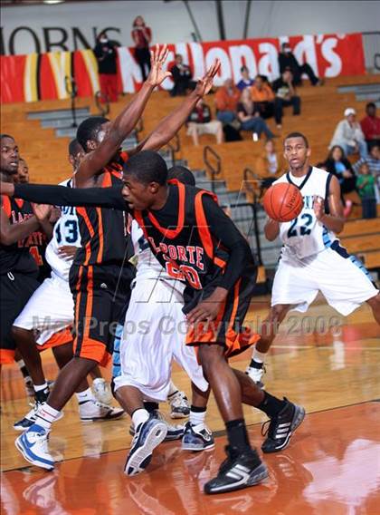 Thumbnail 1 in Alief Elsik vs. La Porte (McDonald's Texas Invitational) photogallery.