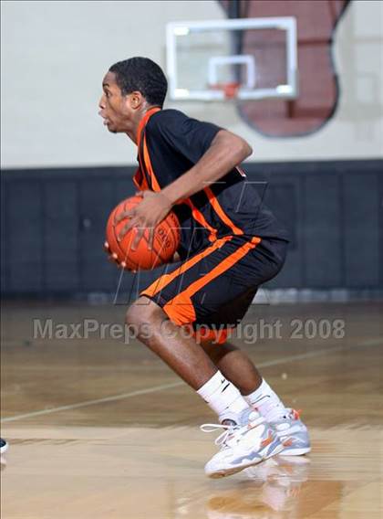 Thumbnail 2 in Alief Elsik vs. La Porte (McDonald's Texas Invitational) photogallery.