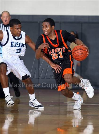Thumbnail 3 in Alief Elsik vs. La Porte (McDonald's Texas Invitational) photogallery.