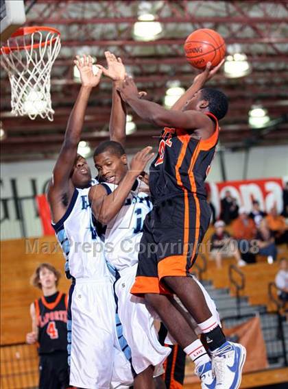 Thumbnail 1 in Alief Elsik vs. La Porte (McDonald's Texas Invitational) photogallery.