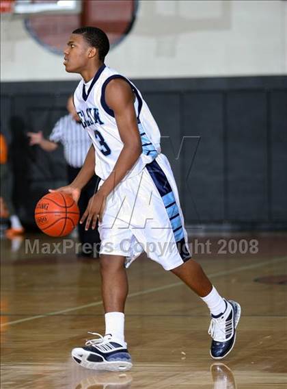 Thumbnail 1 in Alief Elsik vs. La Porte (McDonald's Texas Invitational) photogallery.