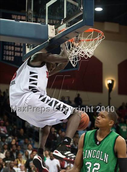 Thumbnail 2 in Hoover vs Lincoln (CIF SDS D2 Final) photogallery.