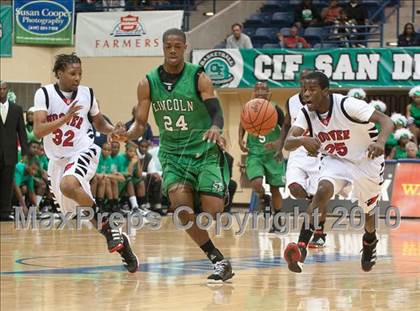 Thumbnail 1 in Hoover vs Lincoln (CIF SDS D2 Final) photogallery.