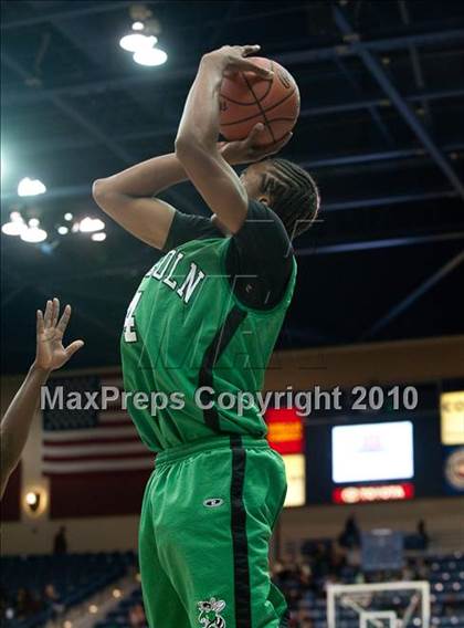 Thumbnail 3 in Hoover vs Lincoln (CIF SDS D2 Final) photogallery.