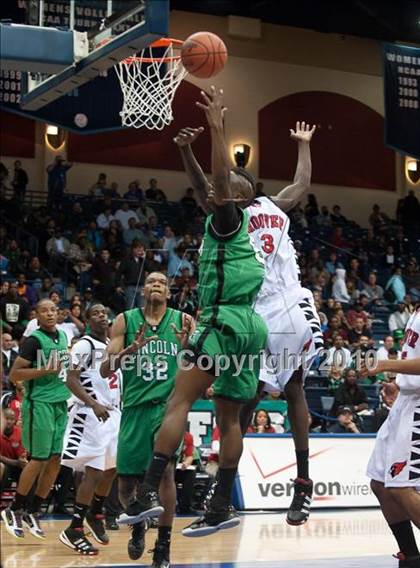Thumbnail 1 in Hoover vs Lincoln (CIF SDS D2 Final) photogallery.