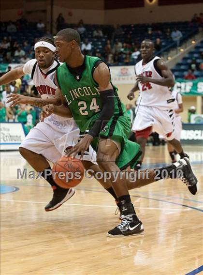 Thumbnail 2 in Hoover vs Lincoln (CIF SDS D2 Final) photogallery.