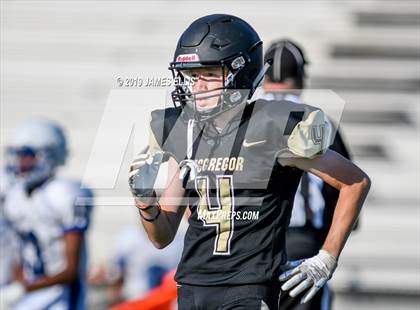Thumbnail 1 in McGregor vs. Bosqueville photogallery.