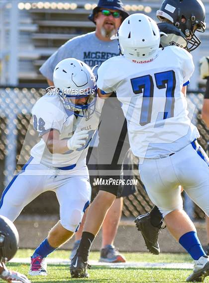 Thumbnail 3 in McGregor vs. Bosqueville photogallery.