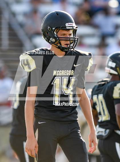 Thumbnail 2 in McGregor vs. Bosqueville photogallery.