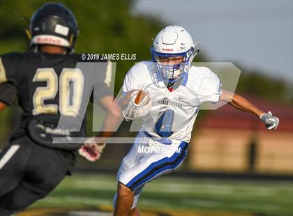 Thumbnail 2 in McGregor vs. Bosqueville photogallery.