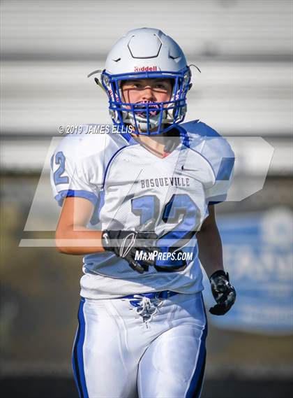Thumbnail 3 in McGregor vs. Bosqueville photogallery.