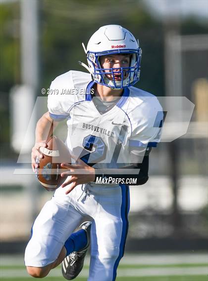 Thumbnail 1 in McGregor vs. Bosqueville photogallery.