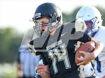 Thumbnail 1 in McGregor vs. Bosqueville photogallery.