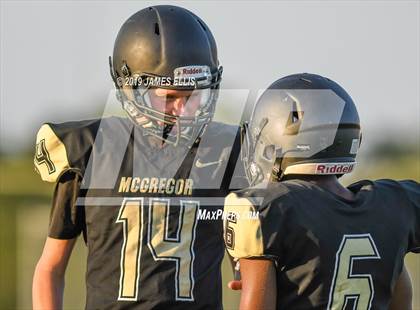 Thumbnail 2 in McGregor vs. Bosqueville photogallery.