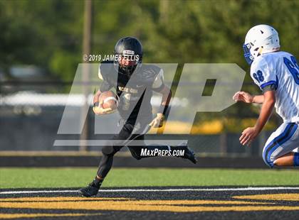 Thumbnail 1 in McGregor vs. Bosqueville photogallery.