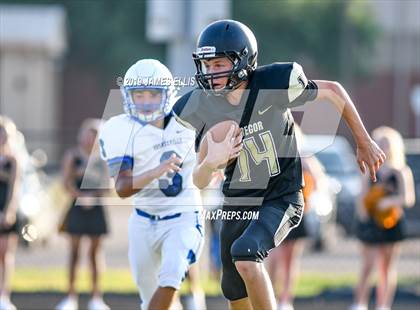 Thumbnail 3 in McGregor vs. Bosqueville photogallery.