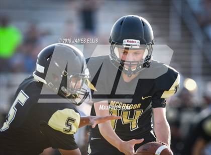 Thumbnail 3 in McGregor vs. Bosqueville photogallery.