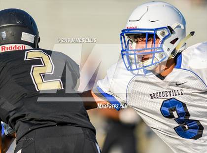 Thumbnail 3 in McGregor vs. Bosqueville photogallery.