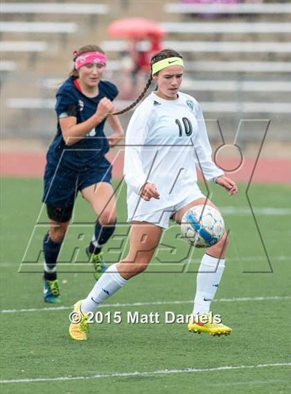 Thumbnail 2 in Chaparral vs. Grandview (CHSAA 5A Quarter Finals) photogallery.