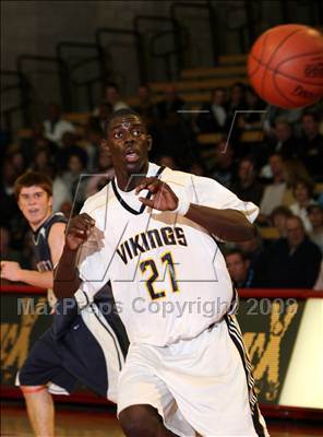 Thumbnail 3 in San Joaquin Memorial vs. Campbell Hall (CIF SoCal Regional D4 Final) photogallery.