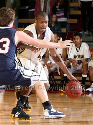 Thumbnail 1 in San Joaquin Memorial vs. Campbell Hall (CIF SoCal Regional D4 Final) photogallery.