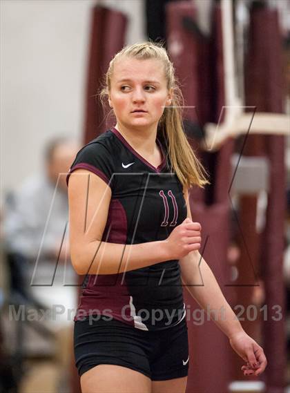 Thumbnail 1 in Farmington vs. E.O. Smith (CIAC Class L Quarterfinal) photogallery.