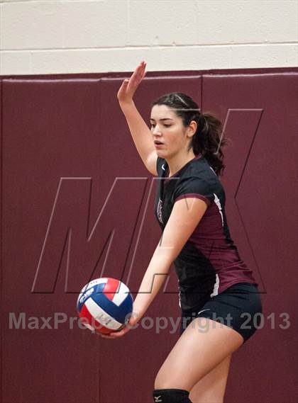 Thumbnail 1 in Farmington vs. E.O. Smith (CIAC Class L Quarterfinal) photogallery.