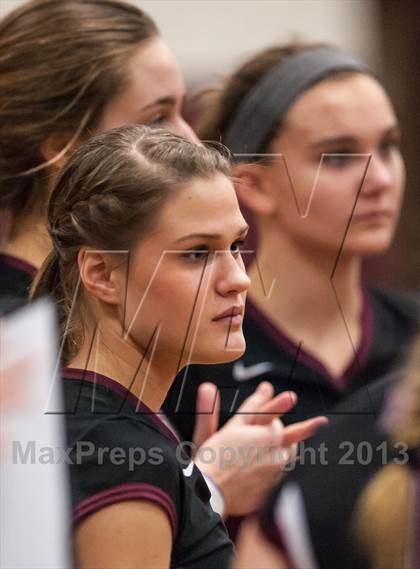 Thumbnail 2 in Farmington vs. E.O. Smith (CIAC Class L Quarterfinal) photogallery.