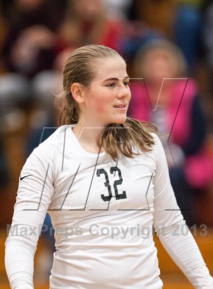 Thumbnail 2 in Farmington vs. E.O. Smith (CIAC Class L Quarterfinal) photogallery.