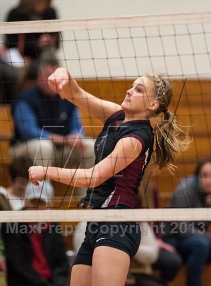 Thumbnail 1 in Farmington vs. E.O. Smith (CIAC Class L Quarterfinal) photogallery.
