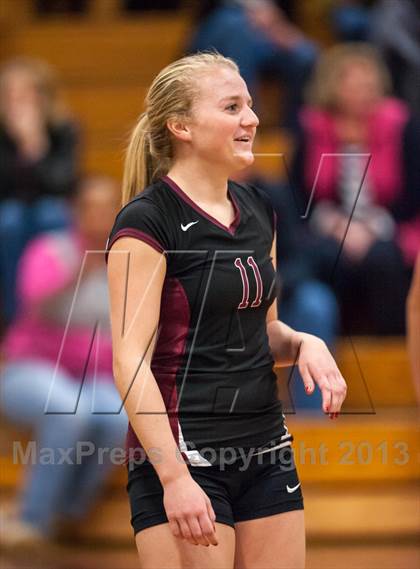 Thumbnail 1 in Farmington vs. E.O. Smith (CIAC Class L Quarterfinal) photogallery.