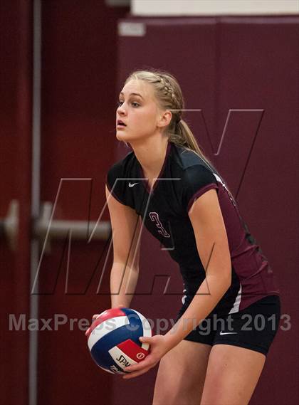 Thumbnail 1 in Farmington vs. E.O. Smith (CIAC Class L Quarterfinal) photogallery.