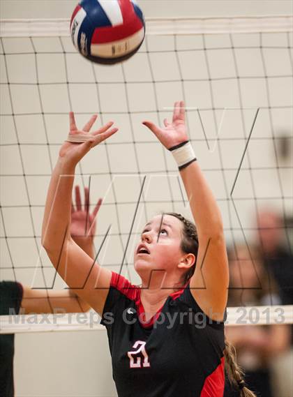 Thumbnail 2 in Farmington vs. E.O. Smith (CIAC Class L Quarterfinal) photogallery.