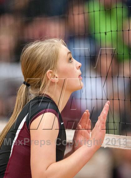 Thumbnail 3 in Farmington vs. E.O. Smith (CIAC Class L Quarterfinal) photogallery.