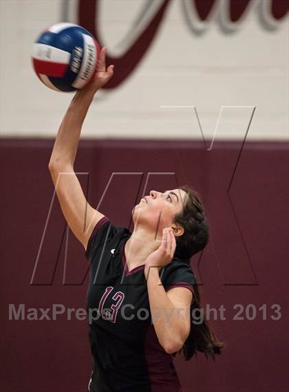 Thumbnail 1 in Farmington vs. E.O. Smith (CIAC Class L Quarterfinal) photogallery.
