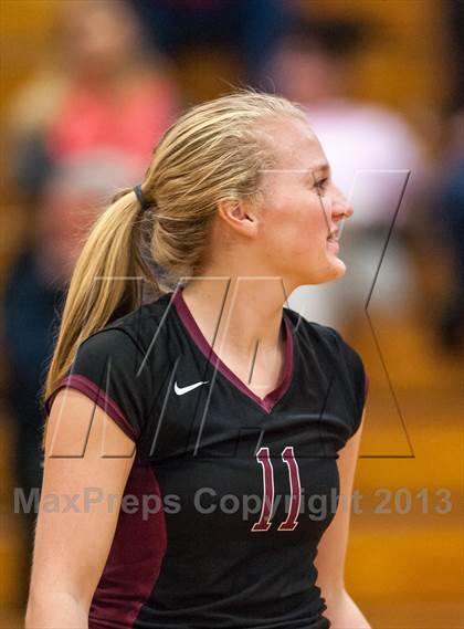 Thumbnail 2 in Farmington vs. E.O. Smith (CIAC Class L Quarterfinal) photogallery.