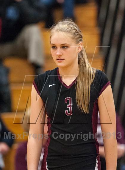 Thumbnail 3 in Farmington vs. E.O. Smith (CIAC Class L Quarterfinal) photogallery.