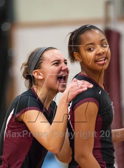 Thumbnail 1 in Farmington vs. E.O. Smith (CIAC Class L Quarterfinal) photogallery.