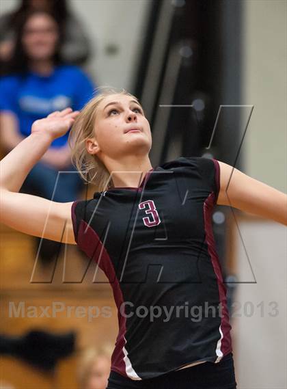 Thumbnail 2 in Farmington vs. E.O. Smith (CIAC Class L Quarterfinal) photogallery.