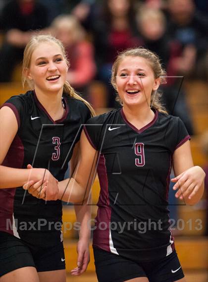Thumbnail 1 in Farmington vs. E.O. Smith (CIAC Class L Quarterfinal) photogallery.