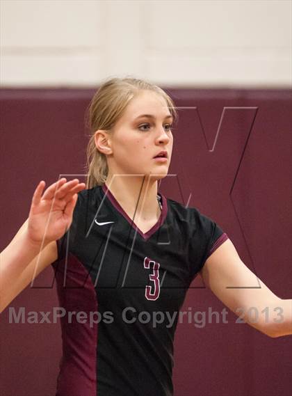 Thumbnail 3 in Farmington vs. E.O. Smith (CIAC Class L Quarterfinal) photogallery.