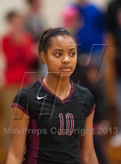 Thumbnail 2 in Farmington vs. E.O. Smith (CIAC Class L Quarterfinal) photogallery.