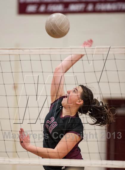 Thumbnail 3 in Farmington vs. E.O. Smith (CIAC Class L Quarterfinal) photogallery.